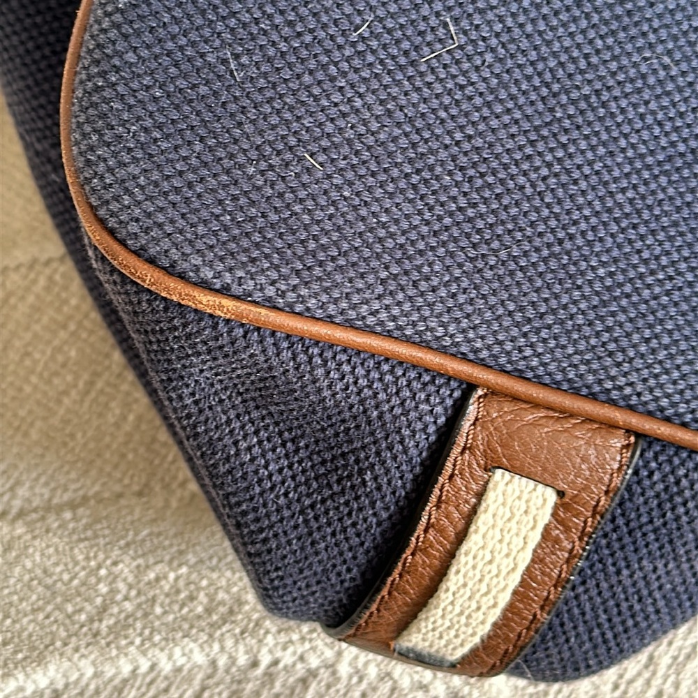 Michael Kors Hand Bag - Picture 14 of 15